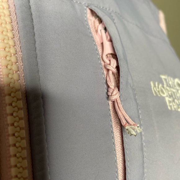 The North Face Sherpa full zip jacket, pink/gray SZ Small, 3 zip pockets - Picture 7 of 12
